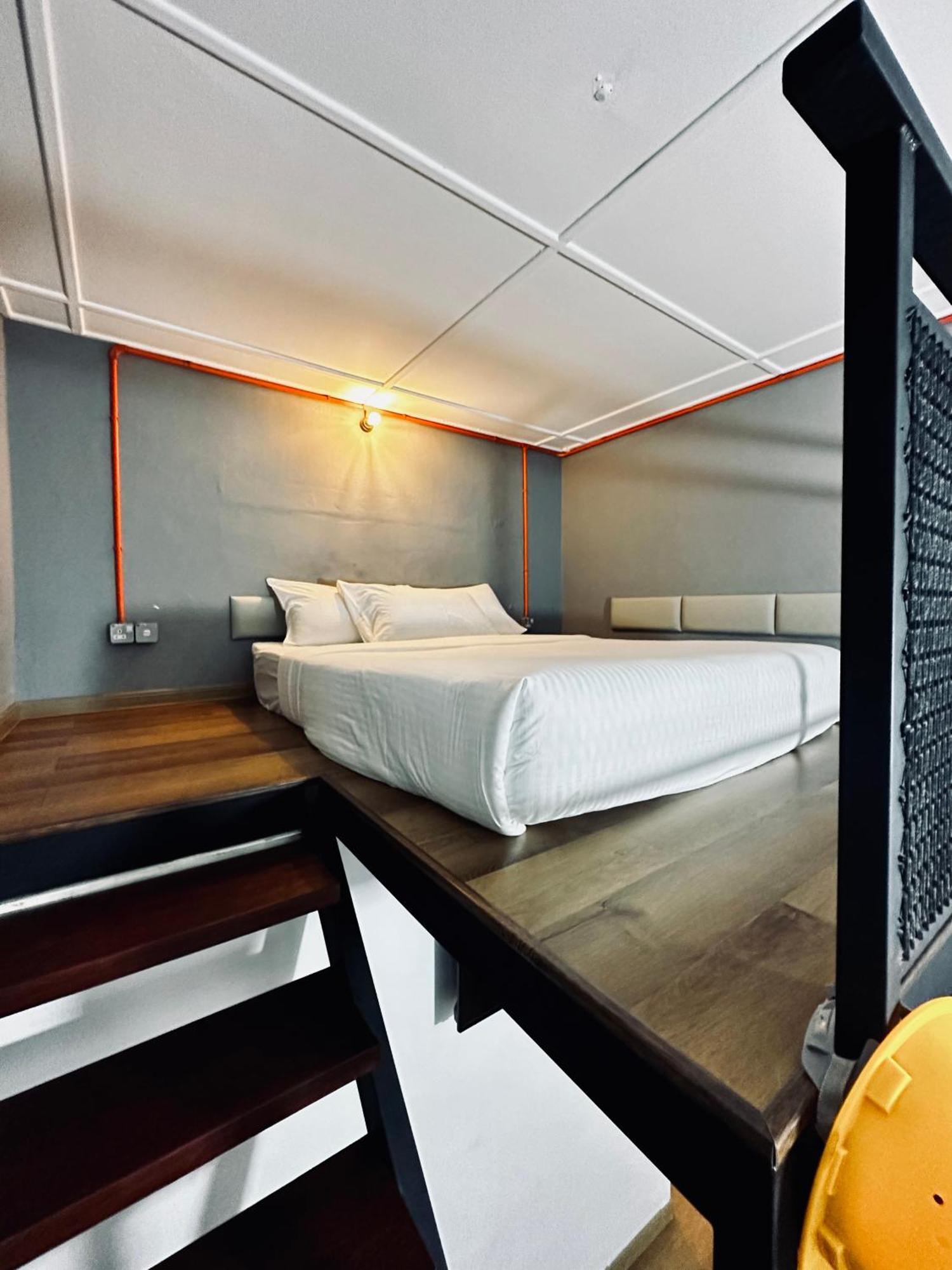 Ardour Lodge "A" Wing تانجونغ بونغاه المظهر الخارجي الصورة